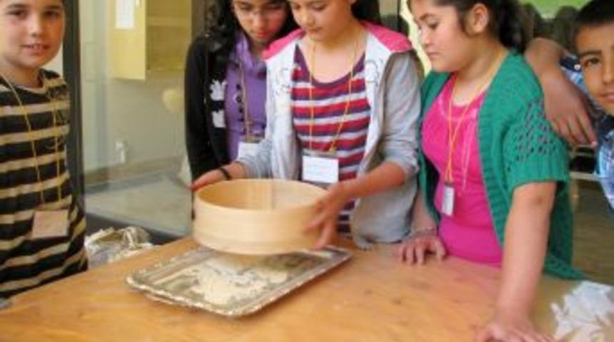 Japonların yaptığı m&uuml;zede &ccedil;ocuklar yaz okuluna gidiyor