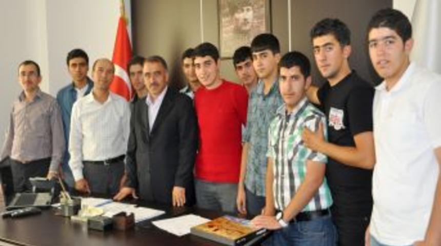 Iraklı &ouml;ğrencilerden belediyeye ziyaret