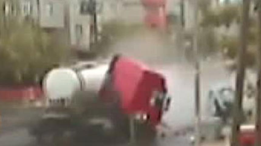 Feci kaza, g&uuml;venlik kamerasında