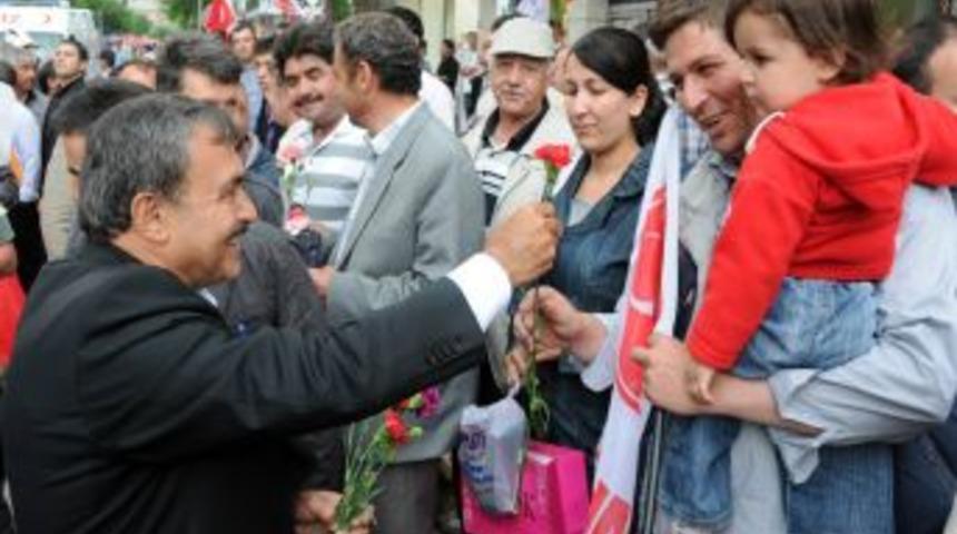 Afyonkarahisar'da AK Parti, MHP ve CHP y&uuml;r&uuml;y&uuml;ş&uuml;