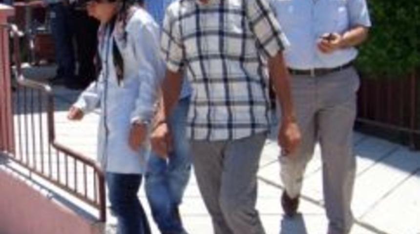 Sahte altın ele verdi