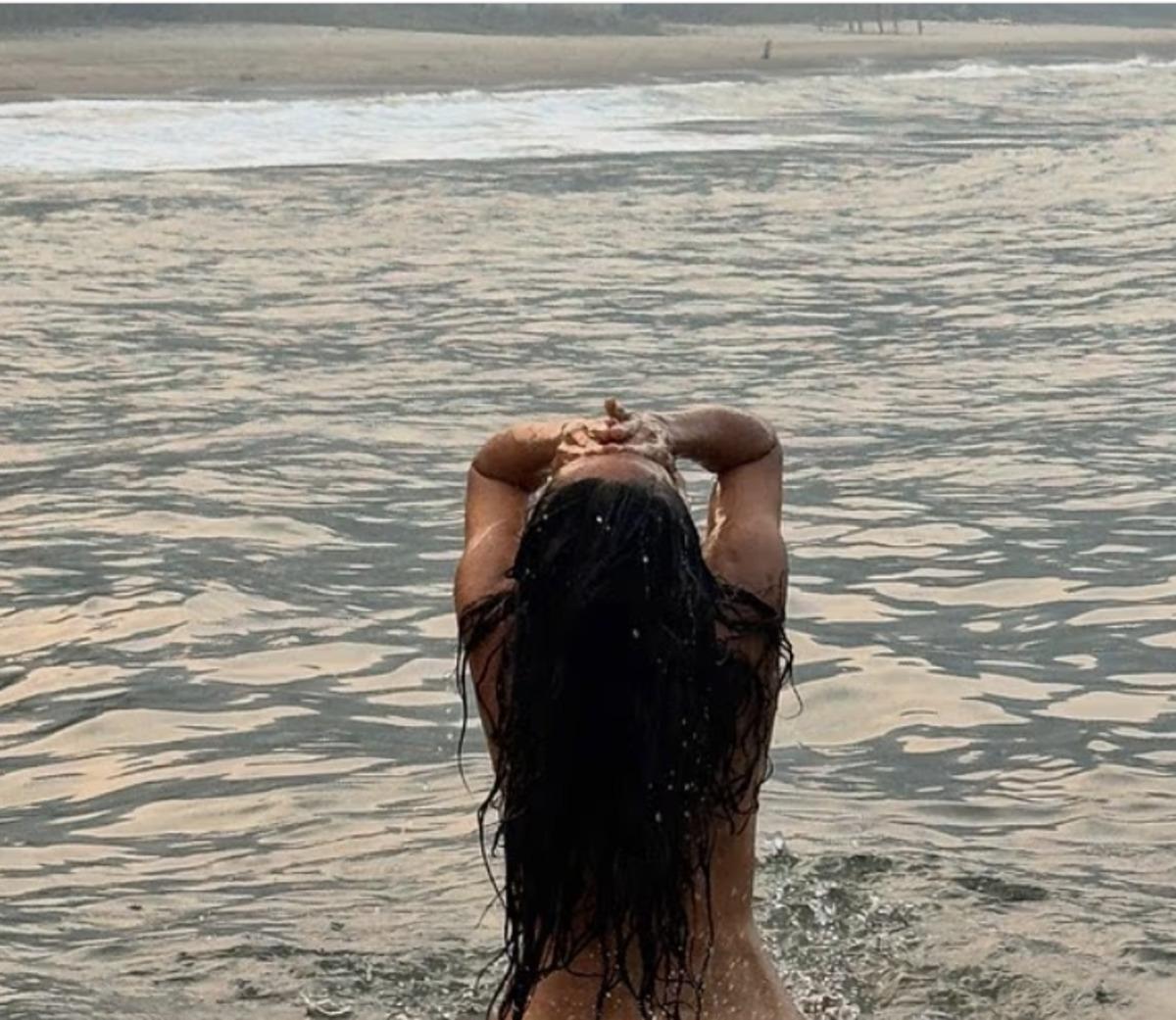 Salma Hayek 60. yaşına cesur pozla girdi! Fit olmak i&ccedil;in... 3