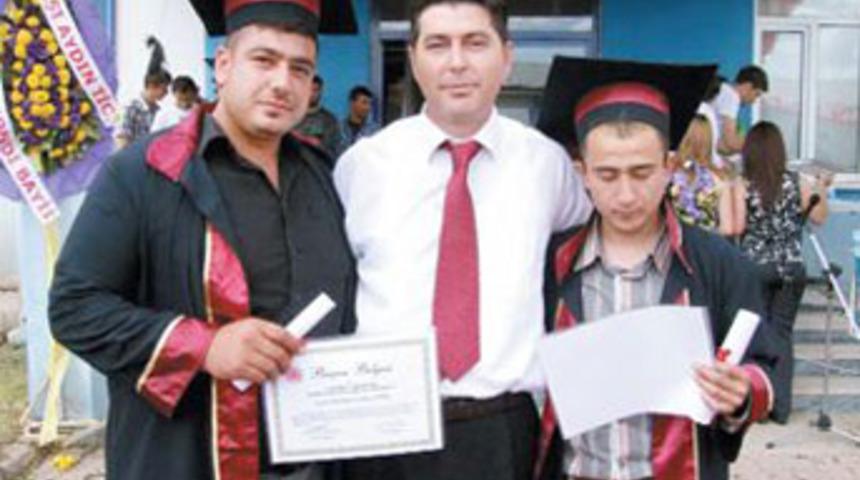 İki &ouml;ğrencili sınıfta 'derece' mutluluğu