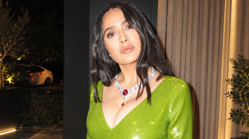 Salma Hayek 60. yaşına cesur pozla girdi! Fit olmak i&ccedil;in...