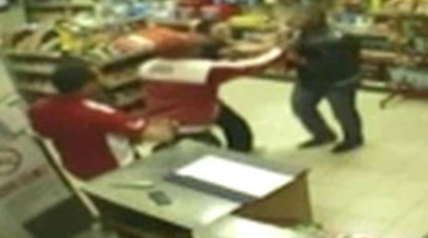 Baba-kız istasyonu birbirine kattı