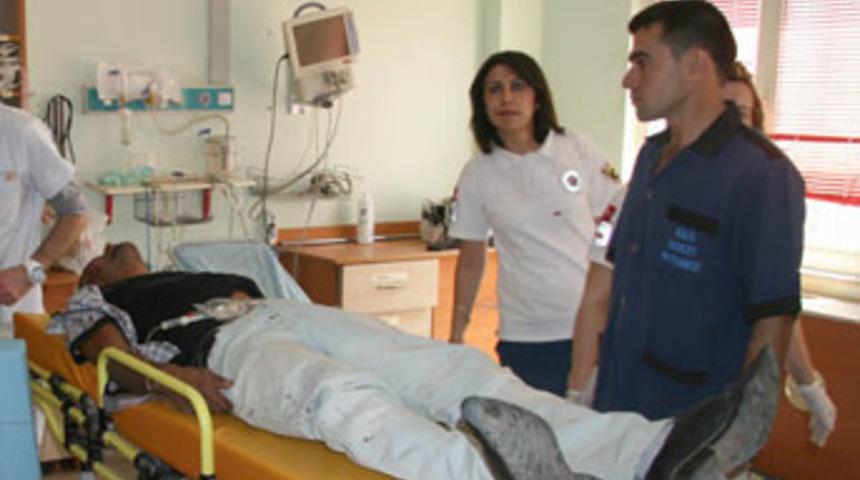 Oy kullanmaya giderken bı&ccedil;aklandılar