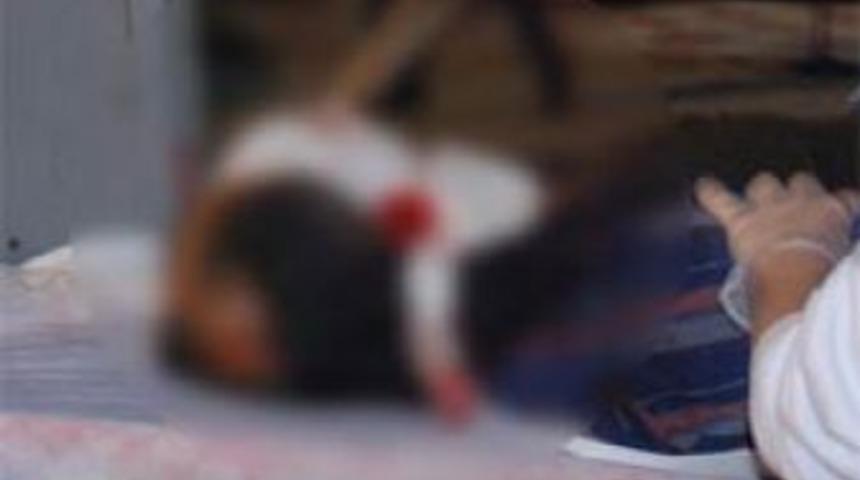 Kamyonun altında kaldı