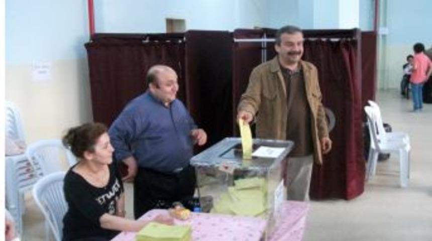 Sırrı S&uuml;reyya &Ouml;nder oyunu Beyoğlu&rsquo;nda kullandı