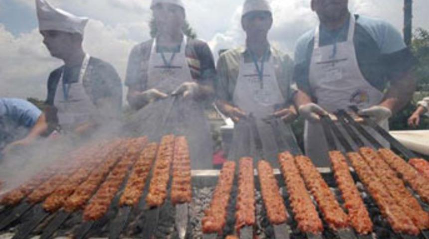 Adana kebabının tadı ka&ccedil;tı