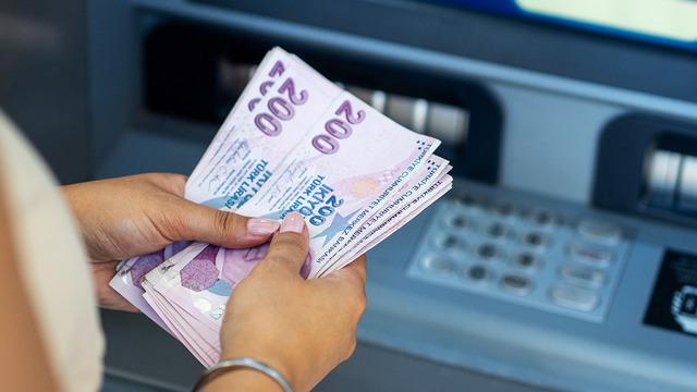 400 bin TL ihtiya&ccedil; kredisi faizi banka banka belli oldu