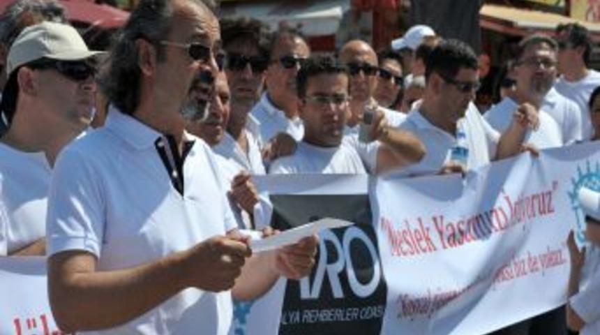 Almanca rehberler, şartları düzeltilene kadar iş bırakacak