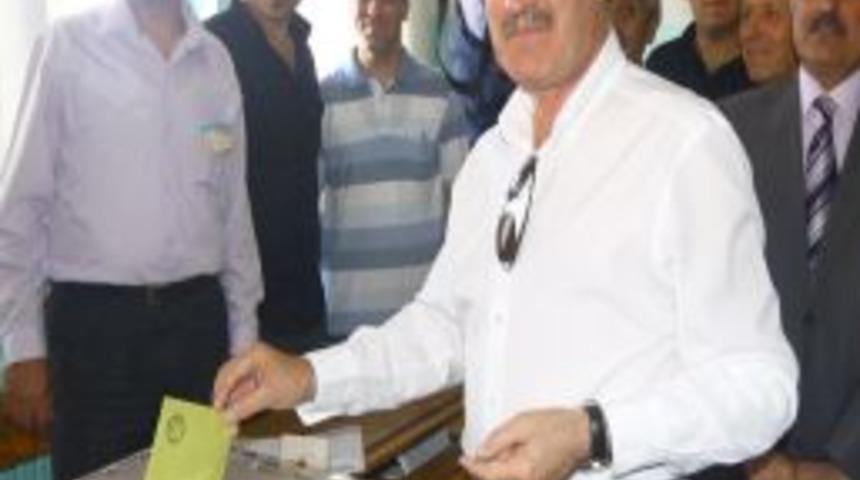 Bakan G&uuml;nay, oyunu İzmir'de kullandı