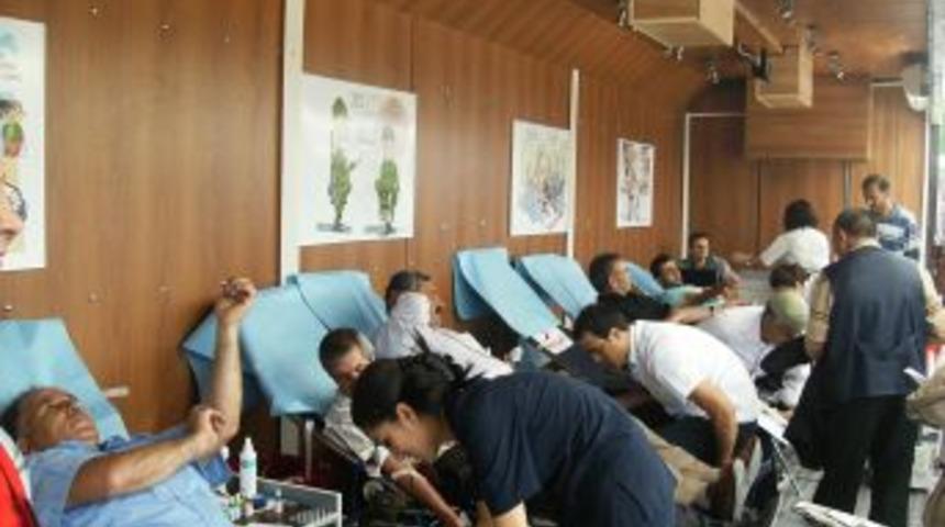 Pasinlerde Kızılay'ın kan bağışına büyük ilgi