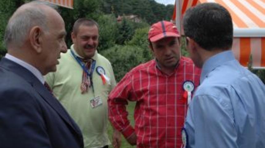 Hayırsever işadamından muhtarlara daveti