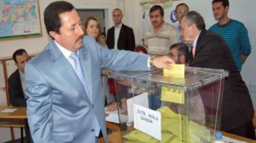 Balkanlıoğlu, oyunu Şemsettin Karahisari İlk&ouml;ğretim Okulu'nda kullandı