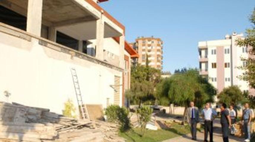 S&uuml;leyman Evcilmen Spor Salonu'na ek trib&uuml;n yapılıyor