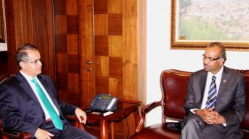 Dr. Chandra: Hindistan&rsquo;ın T&uuml;rkiye&rsquo;den &ouml;ğrenecek &ccedil;ok şeyi var