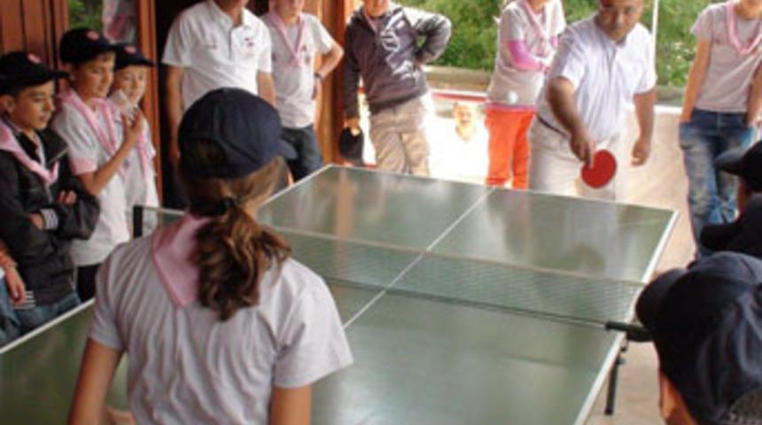 Depremzede &ouml;ğrencilere moral