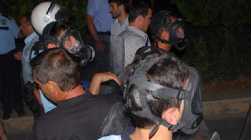 BDP'liler polisle &ccedil;atıştı