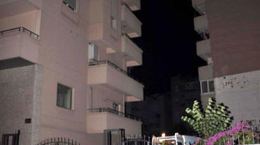 Balkondan düşen profesör öldü
