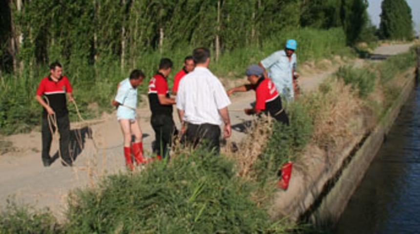 Sulama kanalında kaybolan genç bulunamadı