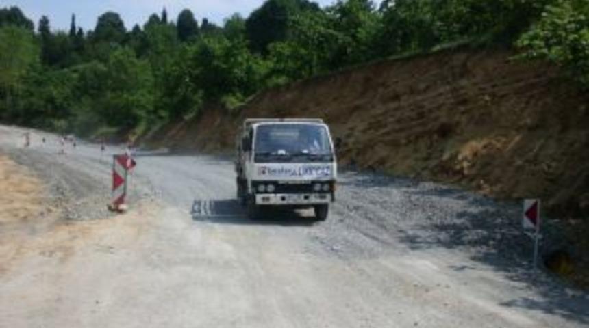 Yol &Uuml;&ccedil; Ay sonra a&ccedil;ıldı