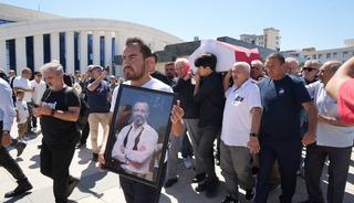 Son yolculuğuna uğurlandı! G&ouml;zyaşları sel oldu