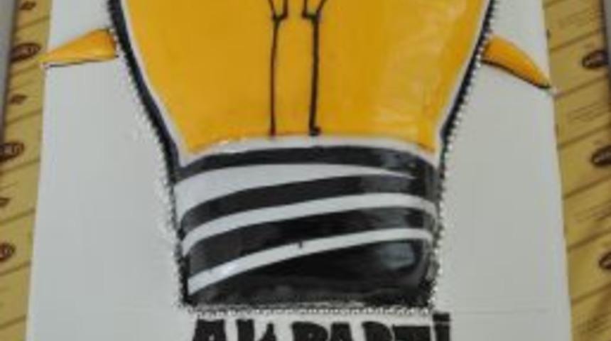 AK Parti'den pastalı kutlama