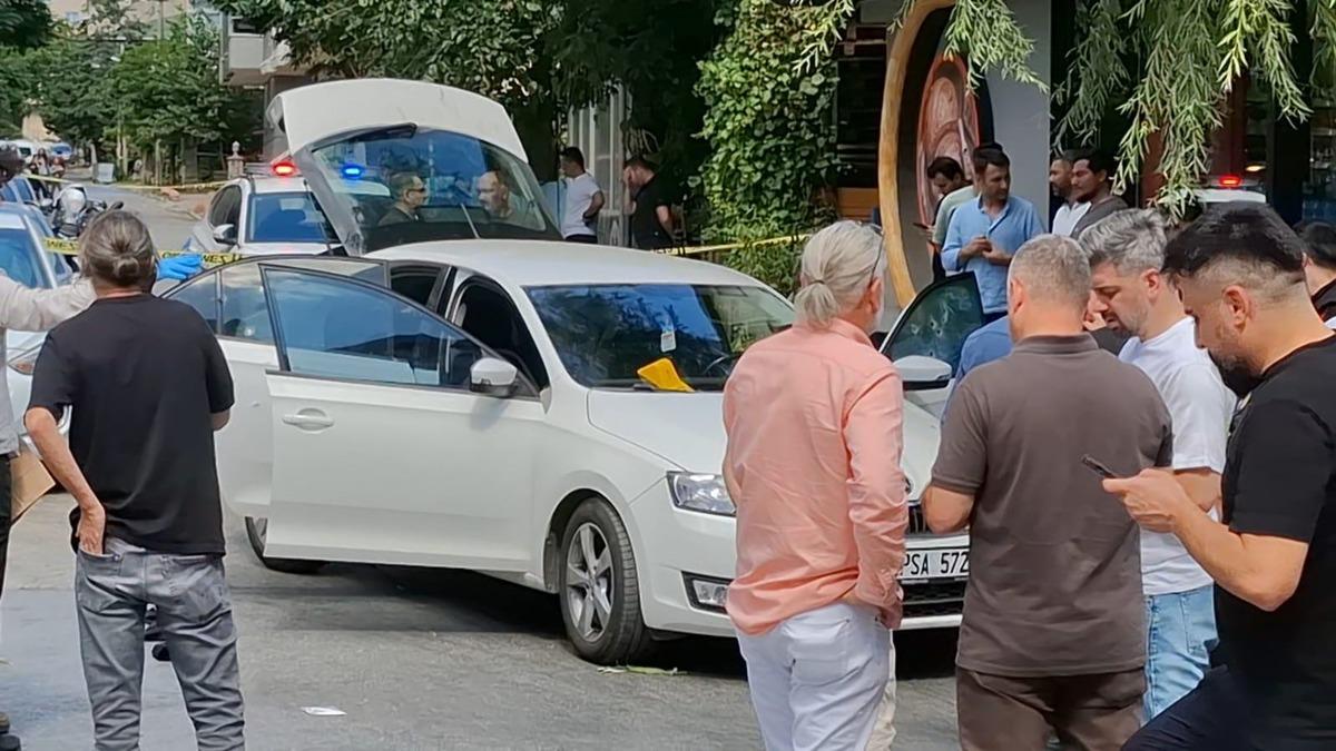 İstanbul da kanlı pusu! Otomobile kurşun yağdırdılar 2