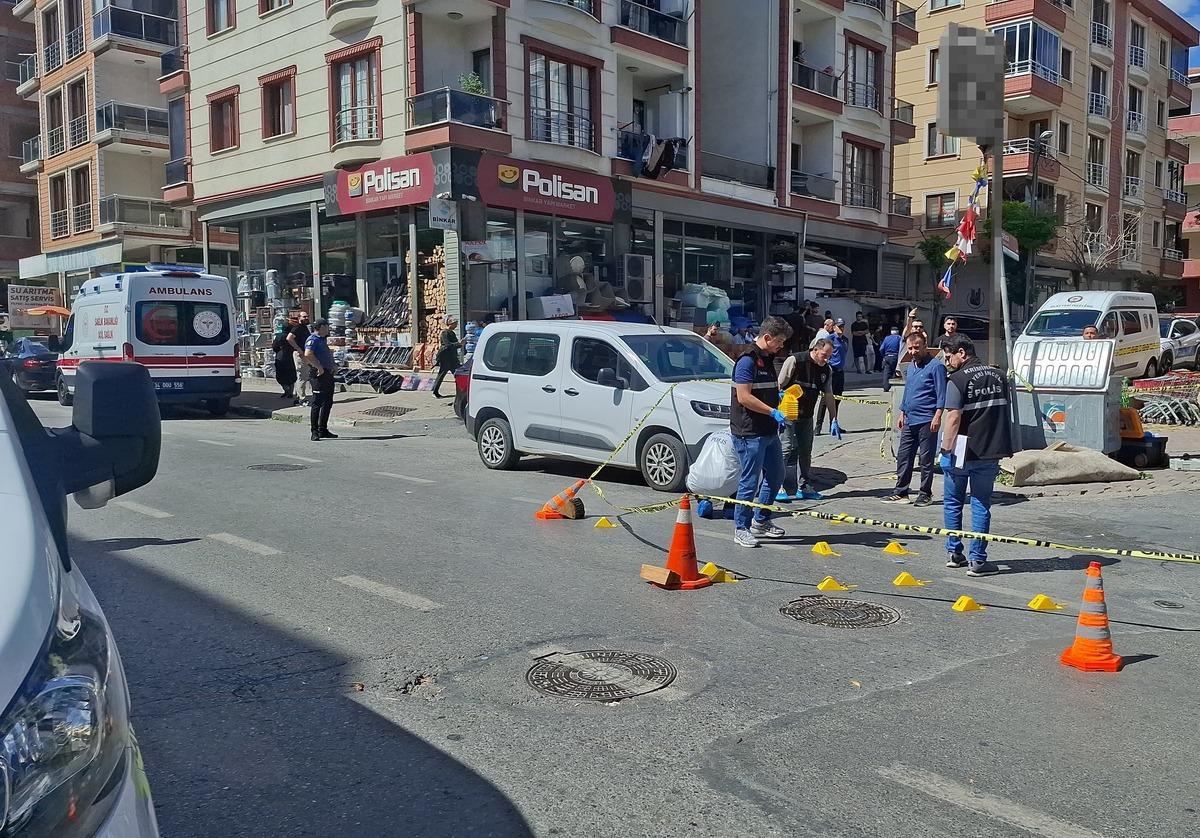 İstanbul da kanlı pusu! Otomobile kurşun yağdırdılar 3
