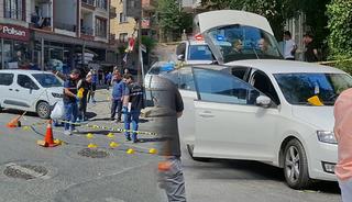 İstanbul'da kanlı pusu! Otomobile kurşun yağdırdılar