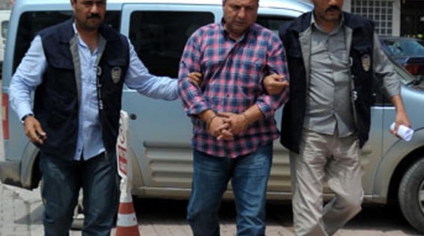 Otomobilinin yanında &ouml;l&uuml; bulundu