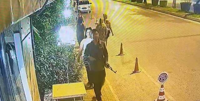 Sokakta elinde görülünce gözaltına alındı! Antalya da oyuncak tüfek hareketliliği 1