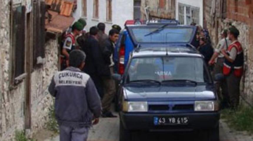 Yaşlı adamı öldürdü, eşini yaraladı