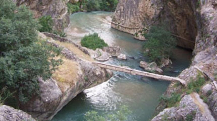 Kanyonda can pazarı: 2 ölü