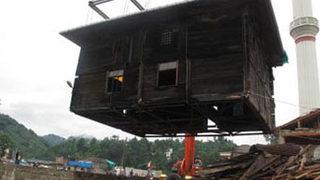 Rizeliler bu kez de cami uçurdu