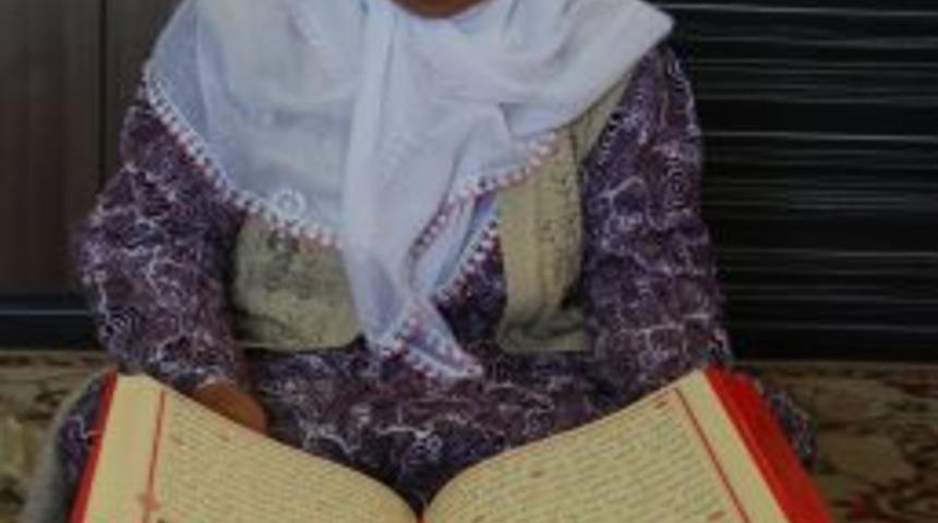 80 yaşında Kur'an-ı Kerim okumayı &ouml;ğrendi