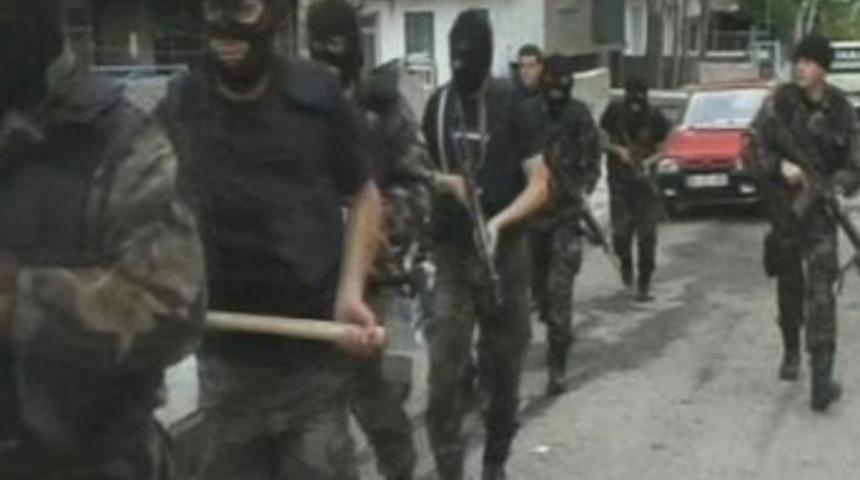 Su&ccedil; &ccedil;etesine darbe: 19 g&ouml;zaltı