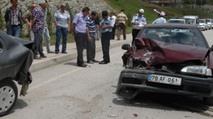 İki ayrı kaza; 6 yaralı