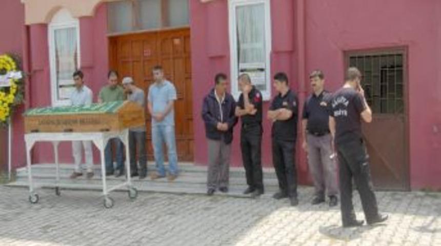 Kazada &ouml;len itfaiyecinin cenazesi toprağa verildi