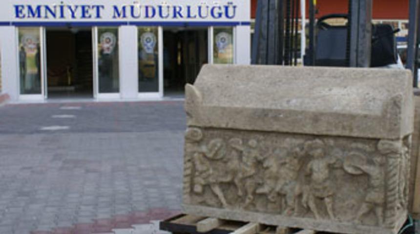 Evin bah&ccedil;esinde &ccedil;ocuk lahidi bulundu