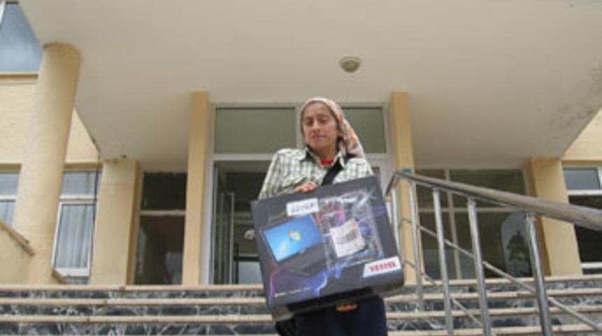 Engelli kızın bilgisayar hayali ger&ccedil;ek oldu