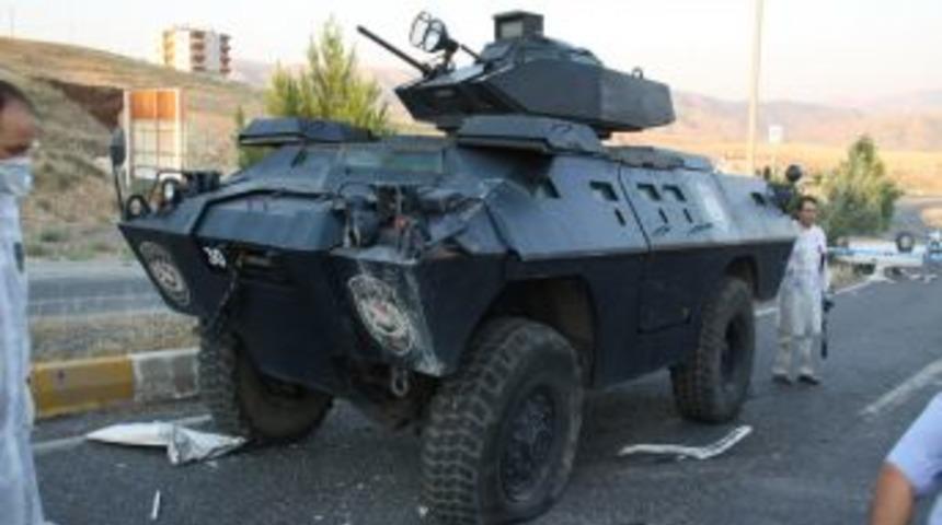 Siirt'te feci kaza: 3 kardeş &ouml;ld&uuml;, 5 kişi yaralandı (2)