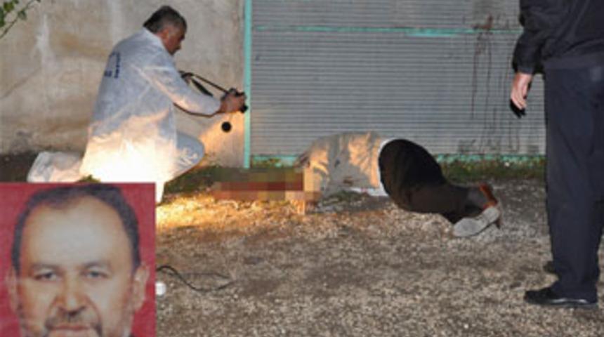 65 yaşındaki şahıs evinin &ouml;n&uuml;nde &ouml;ld&uuml;r&uuml;ld&uuml;