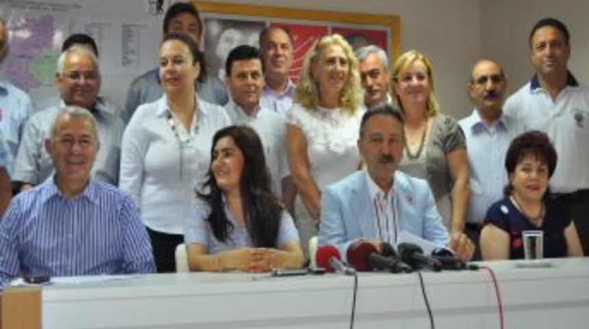 CHP İzmir ilden genel merkezin yemin tepkisine destek