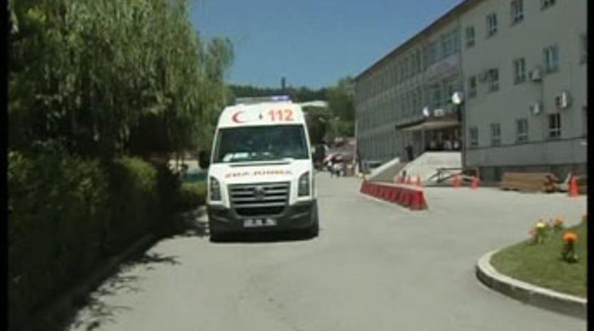 D&uuml;ğ&uuml;n d&ouml;n&uuml;ş&uuml; kaza; 2 &ouml;l&uuml;, 16 yaralı