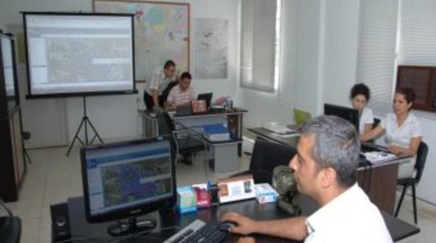 B&uuml;y&uuml;kşehir'in sinekle m&uuml;cadelesi s&uuml;r&uuml;yor