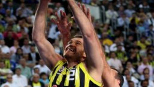 fenerbahce ulker - galatasaray cafe crown basketbol maçı