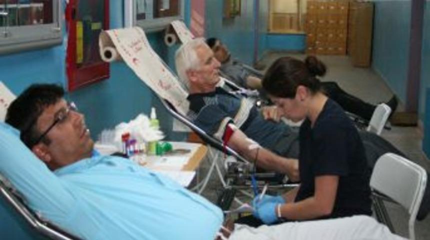 İHL mezunları kan bağışında bulundu