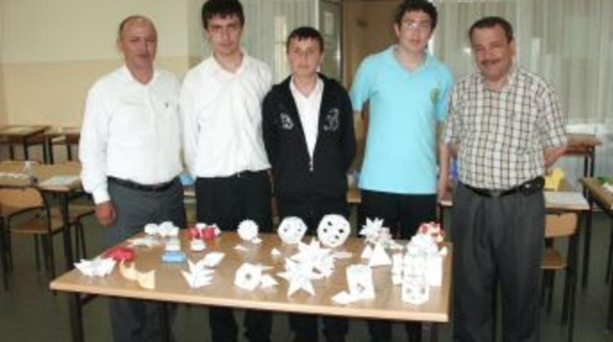 &Ouml;ğrencilerden origami sergisi